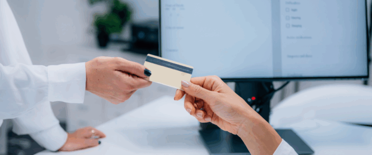 private-krankenversicherung-karte-versichertenkarte-card-für-privatversicherte-klinik-card-1200x501